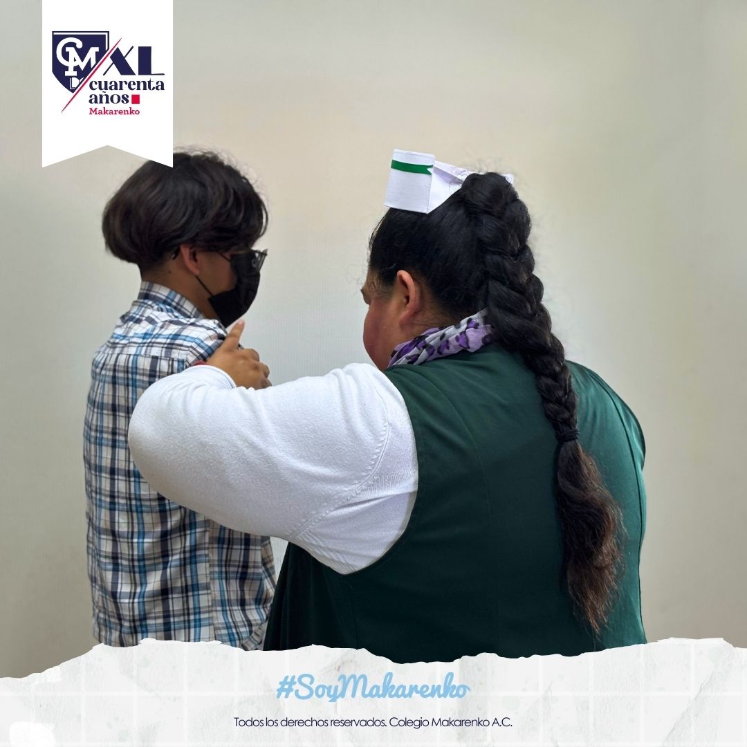 Aplicación de vacunas a personal Makarenko